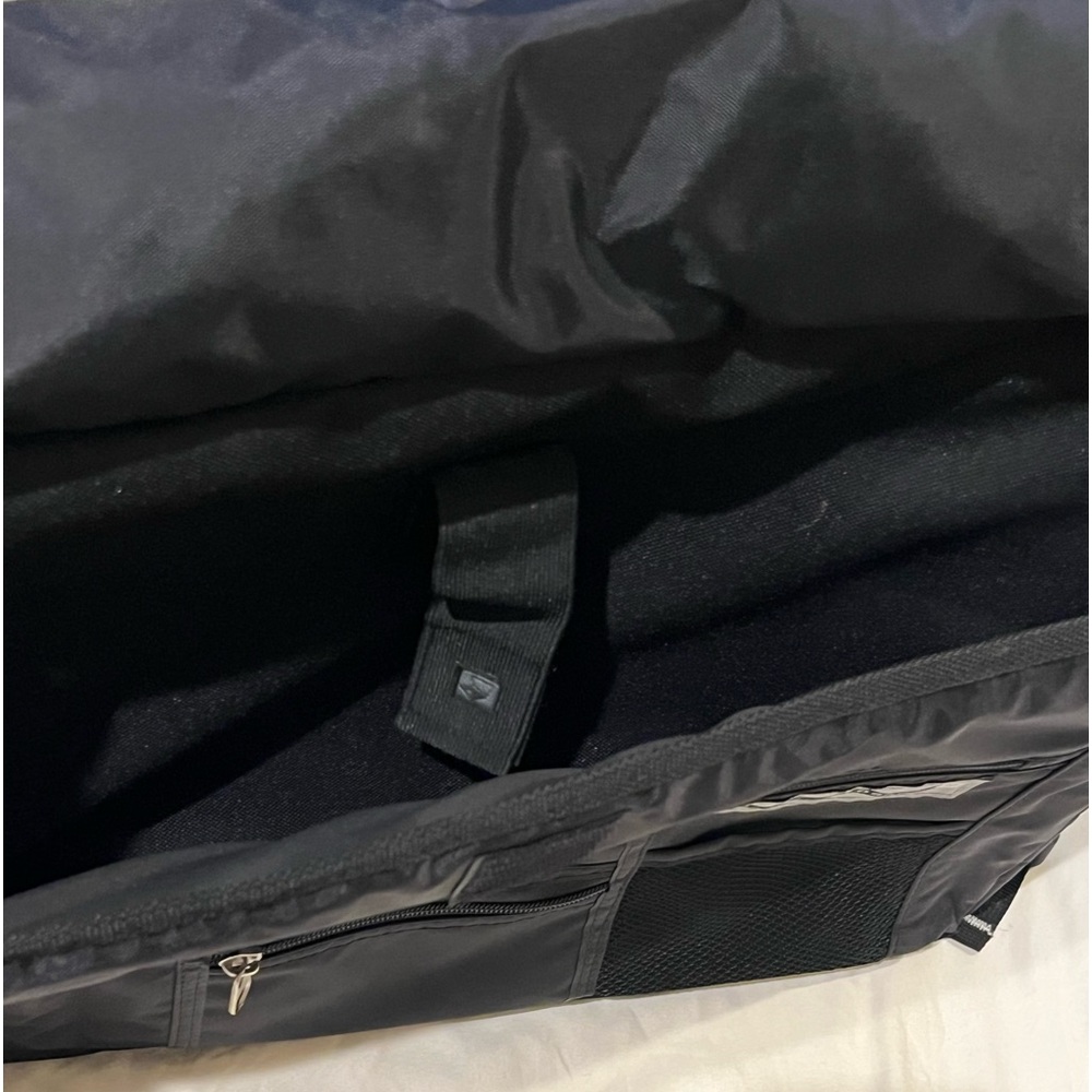 Ogio single shoulder laptop bag - Picture 5 of 14